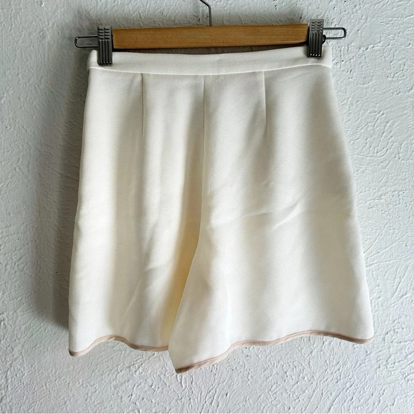 Aritzia Wilfred Le Fou Rosemere Ivory Pleated Shorts Sz 00 - Picture 3 of 4